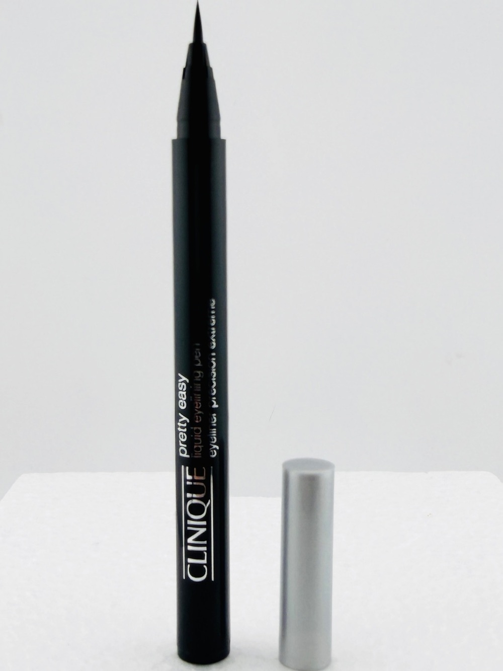 Clinique pretty easy liquid eye lining pen in 01 black